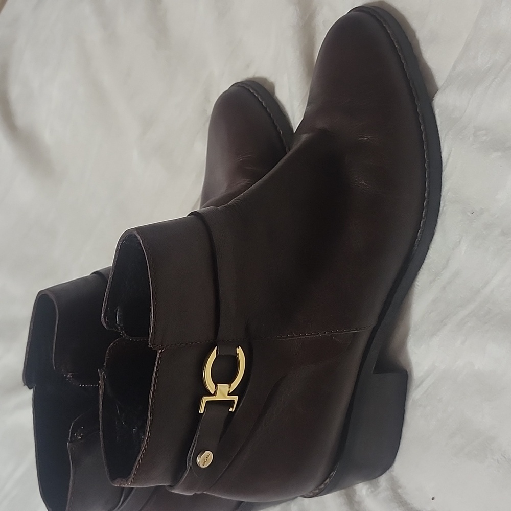 Elegant Bosi  Brown Leather Ankle Boots